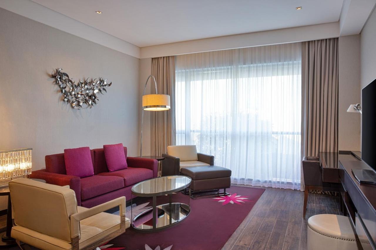 The Westin City Centre Bahrain Manama Exterior photo A suite at the hotel
