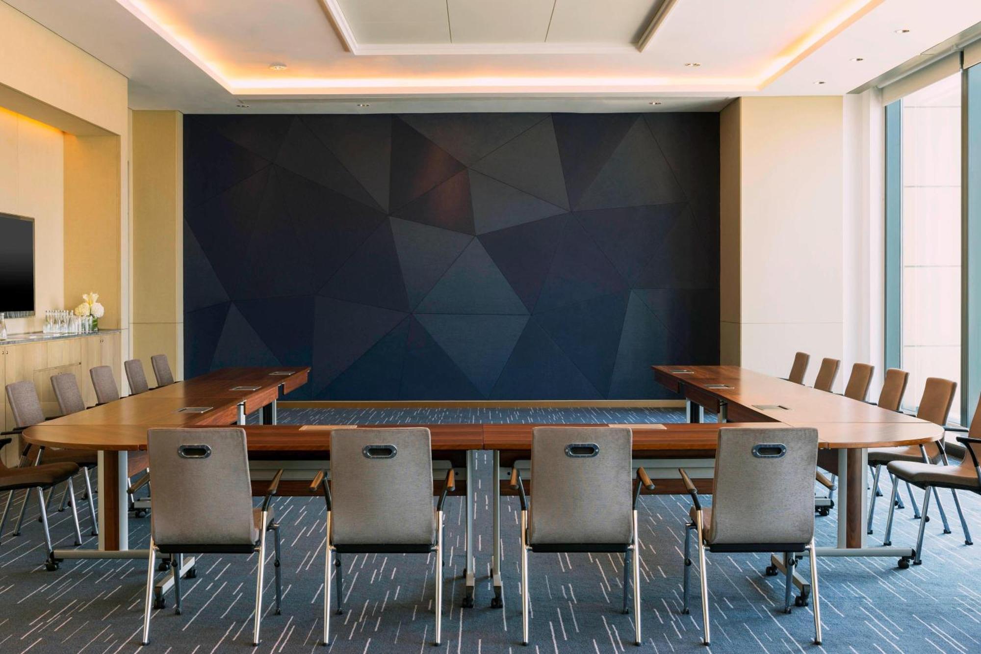 The Westin City Centre Bahrain Manama Exterior photo Meeting room