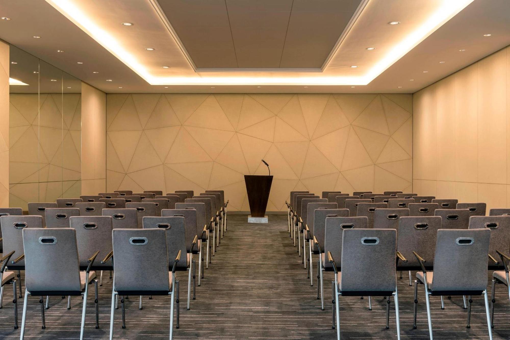 The Westin City Centre Bahrain Manama Exterior photo The auditorium
