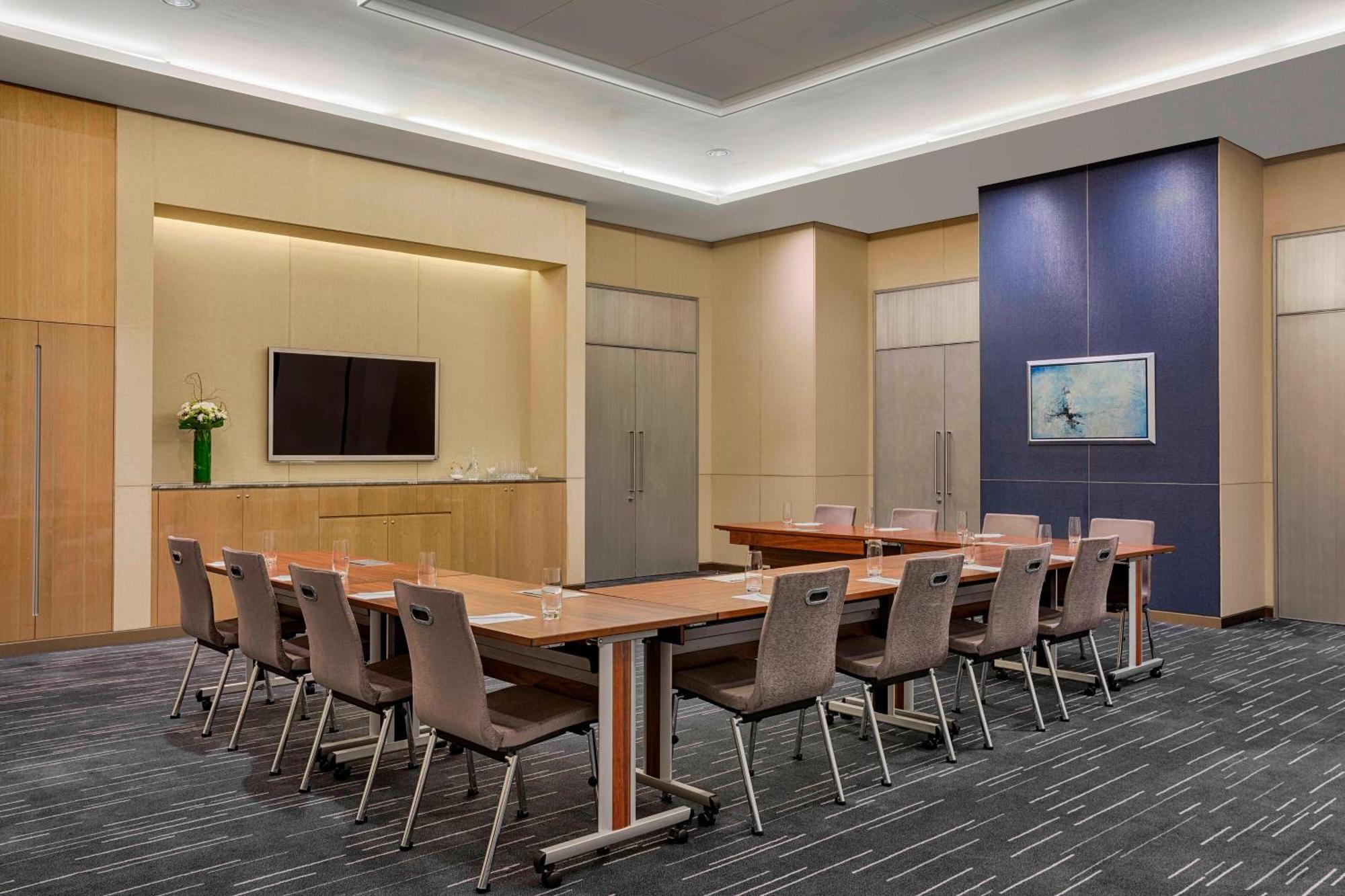 The Westin City Centre Bahrain Manama Exterior photo Meeting room